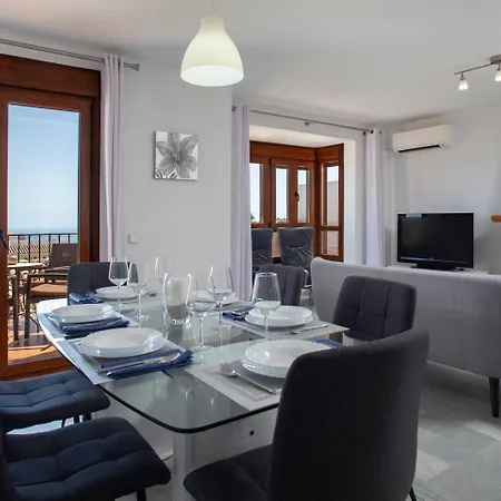 3 Bedrooms Sea Views Pueblo *